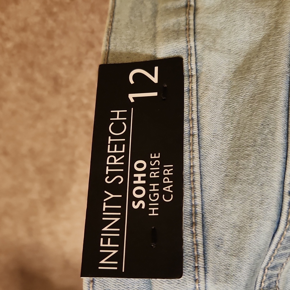 Nicole Miller Infinity Stretch Soho High Rise Capri Jeans, 22, NWT - Picture 5 of 11